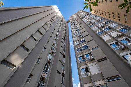 Apartamento à venda com 240m², 3 quartos e 2 vagas Apartamento à venda com 240m², 3 quartos e 2 vagasFachada