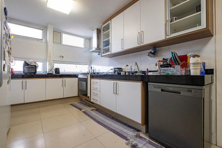 Apartamento à venda com 240m², 3 quartos e 2 vagas Apartamento à venda com 240m², 3 quartos e 2 vagasCozinha