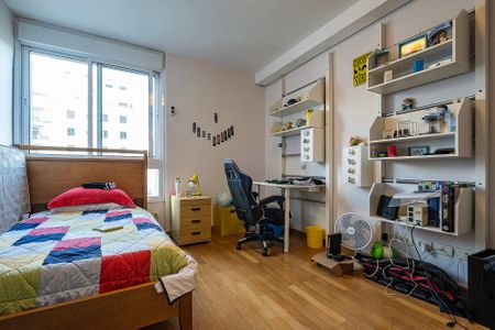Apartamento à venda com 240m², 3 quartos e 2 vagas Apartamento à venda com 240m², 3 quartos e 2 vagasSuíte 2