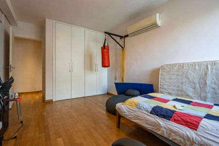 Apartamento à venda com 240m², 3 quartos e 2 vagas Apartamento à venda com 240m², 3 quartos e 2 vagasSuíte 2