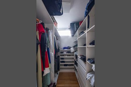 Apartamento à venda com 240m², 3 quartos e 2 vagas Apartamento à venda com 240m², 3 quartos e 2 vagasSuíte 1