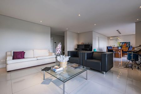 Apartamento à venda com 240m², 3 quartos e 2 vagas Apartamento à venda com 240m², 3 quartos e 2 vagasSala 1