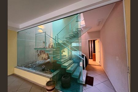 Casa à venda com 221m², 3 quartos e 5 vagas
