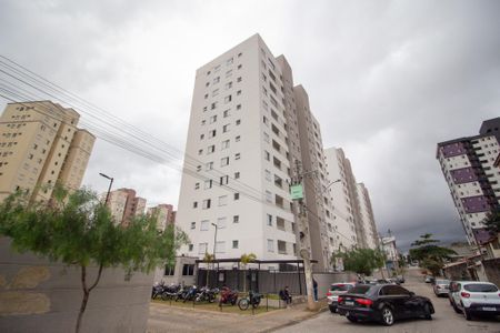 Apartamento para alugar com 47m², 2 quartos e 1 vaga Apartamento para alugar com 47m², 2 quartos e 1 vagaFachada