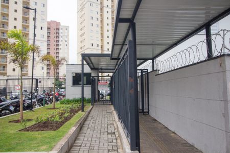 Apartamento para alugar com 47m², 2 quartos e 1 vaga Apartamento para alugar com 47m², 2 quartos e 1 vagaFachada