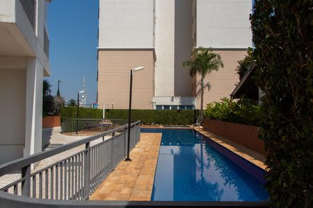 Apartamento para alugar com 55m², 2 quartos e 1 vaga Apartamento para alugar com 55m², 2 quartos e 1 vagaÁREA COMUM - PISCINA