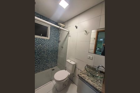 Apartamento à venda com 94m², 2 quartos e 1 vaga Apartamento à venda com 94m², 2 quartos e 1 vagaBanheiro