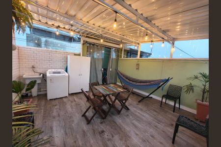 Apartamento à venda com 94m², 2 quartos e 1 vaga Apartamento à venda com 94m², 2 quartos e 1 vagaÁrea externa