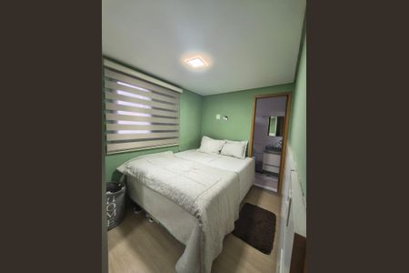 Quarto de apartamento à venda com 2 quartos, 94m² em Jardim do Estádio, Santo André