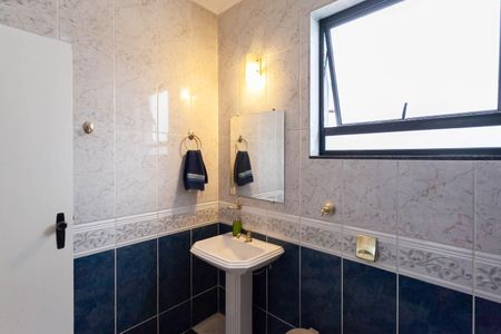 Casa de condomínio à venda com 112m², 3 quartos e 1 vaga Casa de condomínio à venda com 112m², 3 quartos e 1 vagaBanheiro social
