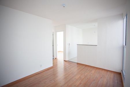Sala de apartamento para alugar com 2 quartos, 43m² em Caiapos, Contagem