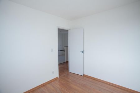 Quarto 2 de apartamento para alugar com 2 quartos, 43m² em Caiapos, Contagem