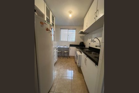 Cozinha de apartamento para alugar com 2 quartos, 77m² em Cristo Rei, Curitiba
