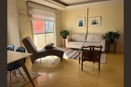 Sala de apartamento para alugar com 2 quartos, 77m² em Cristo Rei, Curitiba