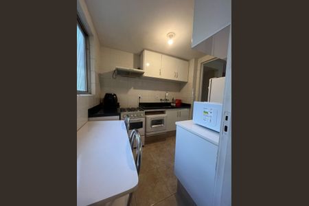 Cozinha de apartamento para alugar com 2 quartos, 77m² em Cristo Rei, Curitiba