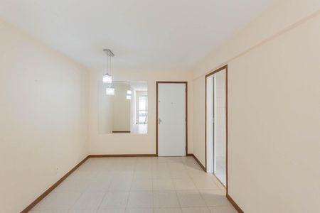 Apartamento à venda com 70m², 2 quartos e 1 vagaSala