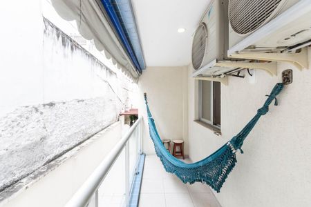 Apartamento à venda com 70m², 2 quartos e 1 vagaVaranda