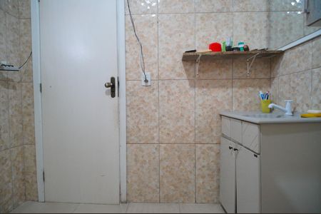 Casa à venda com 77m², 2 quartos e 1 vagaBanheiro 1