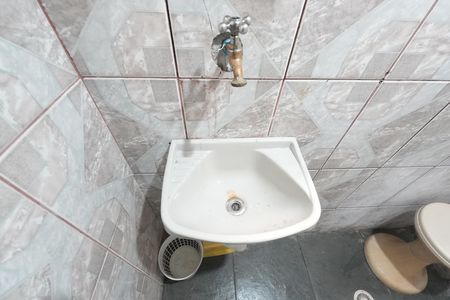 Banheiro de kitnet/studio para alugar com 1 quarto, 20m² em Liberdade, São Paulo