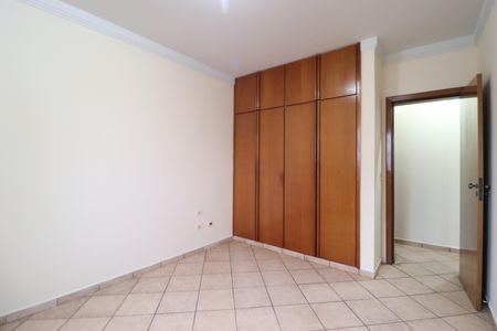 Apartamento para alugar com 130m², 3 quartos e 2 vagasQuarto 2