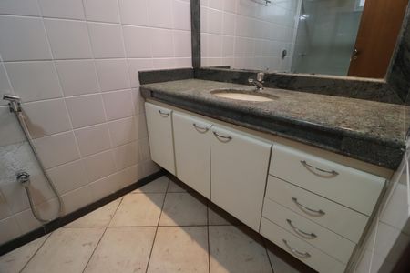 Apartamento para alugar com 130m², 3 quartos e 2 vagasBanheiro do Quarto 3