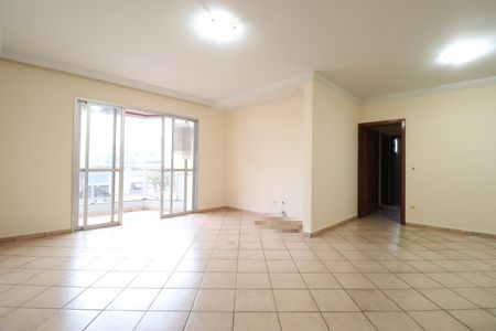 Apartamento para alugar com 3 quartos, 130m² em Saraiva, Uberlândia