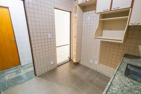Casa de condomínio para alugar com 130m², 4 quartos e 1 vagacozinha