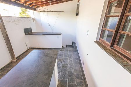 Casa de condomínio para alugar com 130m², 4 quartos e 1 vagaarea 