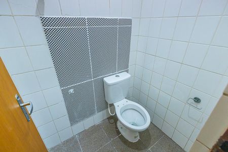 Casa de condomínio para alugar com 130m², 4 quartos e 1 vagabanheiro de serviço