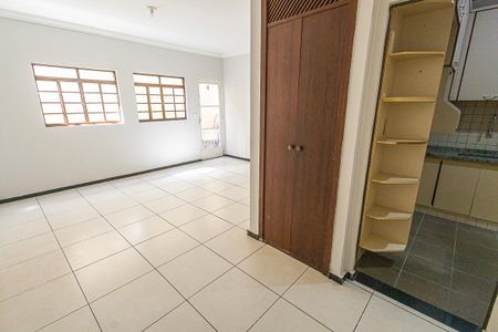 sala de casa de condomínio para alugar com 4 quartos, 130m² em Dona Clara, Belo Horizonte