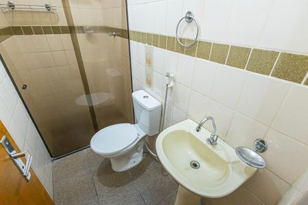 Casa de condomínio para alugar com 130m², 4 quartos e 1 vagabanheiro