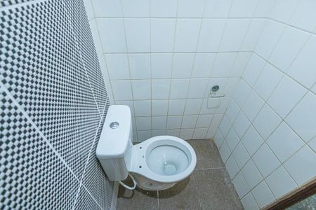 Casa de condomínio para alugar com 130m², 4 quartos e 1 vagabanheiro de serviço