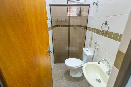 Casa de condomínio para alugar com 130m², 4 quartos e 1 vagabanheiro