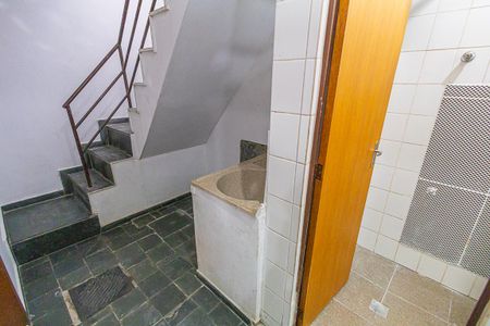 area de serviço de casa de condomínio para alugar com 4 quartos, 130m² em Dona Clara, Belo Horizonte