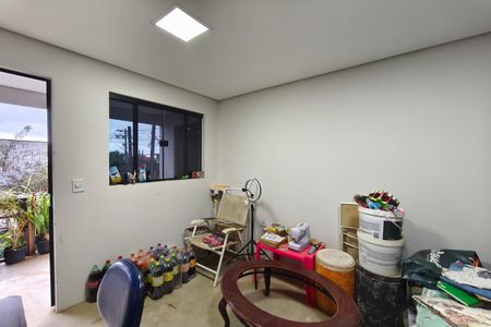 Casa à venda com 220m², 3 quartos e 2 vagas Casa à venda com 220m², 3 quartos e 2 vagasSala Comercial 1