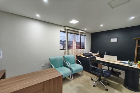 Casa à venda com 220m², 3 quartos e 2 vagas Casa à venda com 220m², 3 quartos e 2 vagasSala Comercial 3