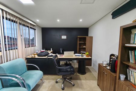 Casa à venda com 220m², 3 quartos e 2 vagas Casa à venda com 220m², 3 quartos e 2 vagasSala Comercial 3