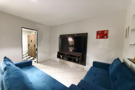Casa à venda com 220m², 3 quartos e 2 vagas Casa à venda com 220m², 3 quartos e 2 vagasSala