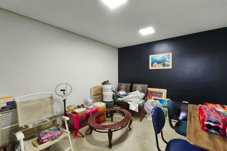 Casa à venda com 220m², 3 quartos e 2 vagas Casa à venda com 220m², 3 quartos e 2 vagasSala Comercial 1