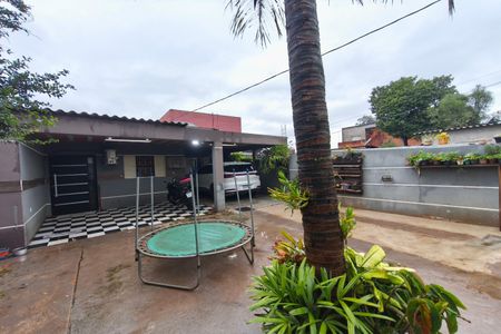 Casa à venda com 220m², 3 quartos e 2 vagas Casa à venda com 220m², 3 quartos e 2 vagasQuintal