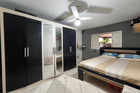 Casa à venda com 220m², 3 quartos e 2 vagas Casa à venda com 220m², 3 quartos e 2 vagasQuarto Suíte