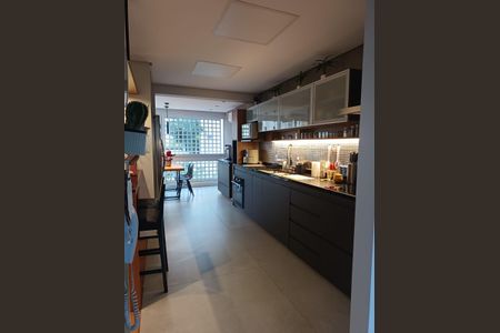 Apartamento à venda com 143m², 3 quartos e 3 vagas Apartamento à venda com 143m², 3 quartos e 3 vagasCozinha