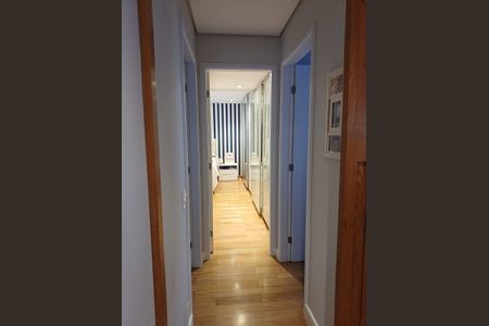 Apartamento à venda com 143m², 3 quartos e 3 vagas Apartamento à venda com 143m², 3 quartos e 3 vagasCorredor
