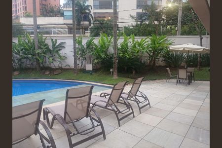 Apartamento à venda com 143m², 3 quartos e 3 vagas Apartamento à venda com 143m², 3 quartos e 3 vagasÁrea externa