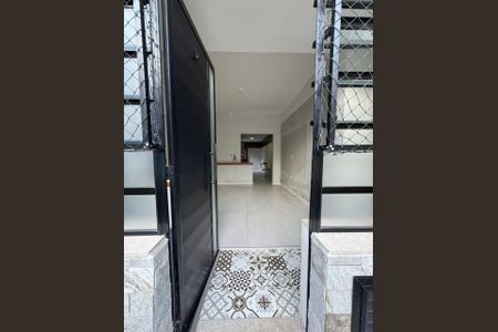 Casa de condomínio à venda com 90m², 3 quartos e 2 vagas Casa de condomínio à venda com 90m², 3 quartos e 2 vagasSala