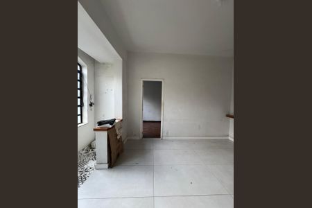 Sala de casa de condomínio à venda com 3 quartos, 90m² em São Francisco Xavier, Rio de Janeiro