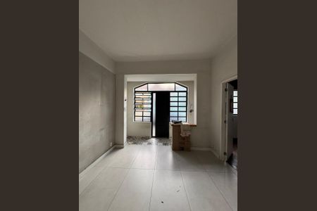 Sala de casa de condomínio à venda com 3 quartos, 90m² em São Francisco Xavier, Rio de Janeiro