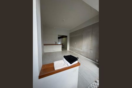 Sala de casa de condomínio à venda com 3 quartos, 90m² em São Francisco Xavier, Rio de Janeiro