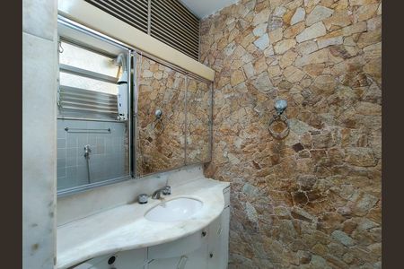 Apartamento à venda com 107m², 3 quartos e 1 vaga Apartamento à venda com 107m², 3 quartos e 1 vagaBanheiro Corredor