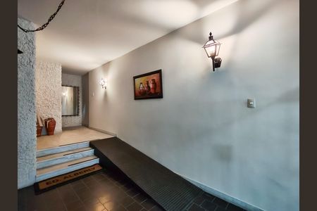 Apartamento à venda com 107m², 3 quartos e 1 vaga Apartamento à venda com 107m², 3 quartos e 1 vagaFachada e portaria
